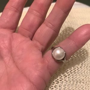 Beautiful large pearl ring